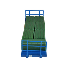 Load image into Gallery viewer, Britains 1:32 Kane Bale Trailer and Bales Set BR43218