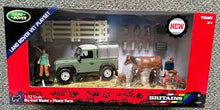 Load image into Gallery viewer, Britains 43385 Land Rover Vet Set 1.32