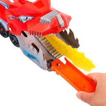 Load image into Gallery viewer, Hot Wheels City Ultimate Dual Dragon Transporter Playset