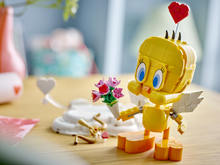 Load image into Gallery viewer, Lego Looney Tunes Sweetheart Tweety Bird Figure 40824
