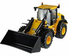 Load image into Gallery viewer, Britains 43223 JCB 4195 Wheeled Loading Shovel 1:32
