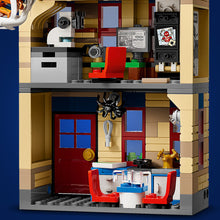 Load image into Gallery viewer, Lego Marvel Spiderman 76317 Peter Parkers Apartment
