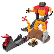 Load image into Gallery viewer, Monster Jam Smash &amp; Bash 1:64 SmashBot Playset
