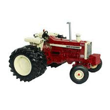Load image into Gallery viewer, Britains 43412 Case Ih Farmall 1206 Tractor 1:32 Scale
